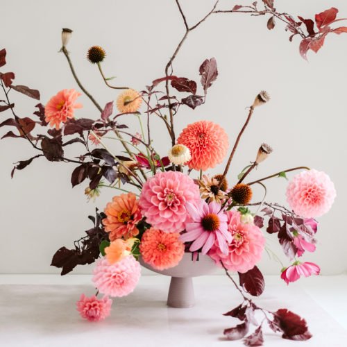 Vase Dais von Schneid Studio Ton Ikebana Gestecke Blumenarrangements Flower Frog Centerpiece Trockenblumen